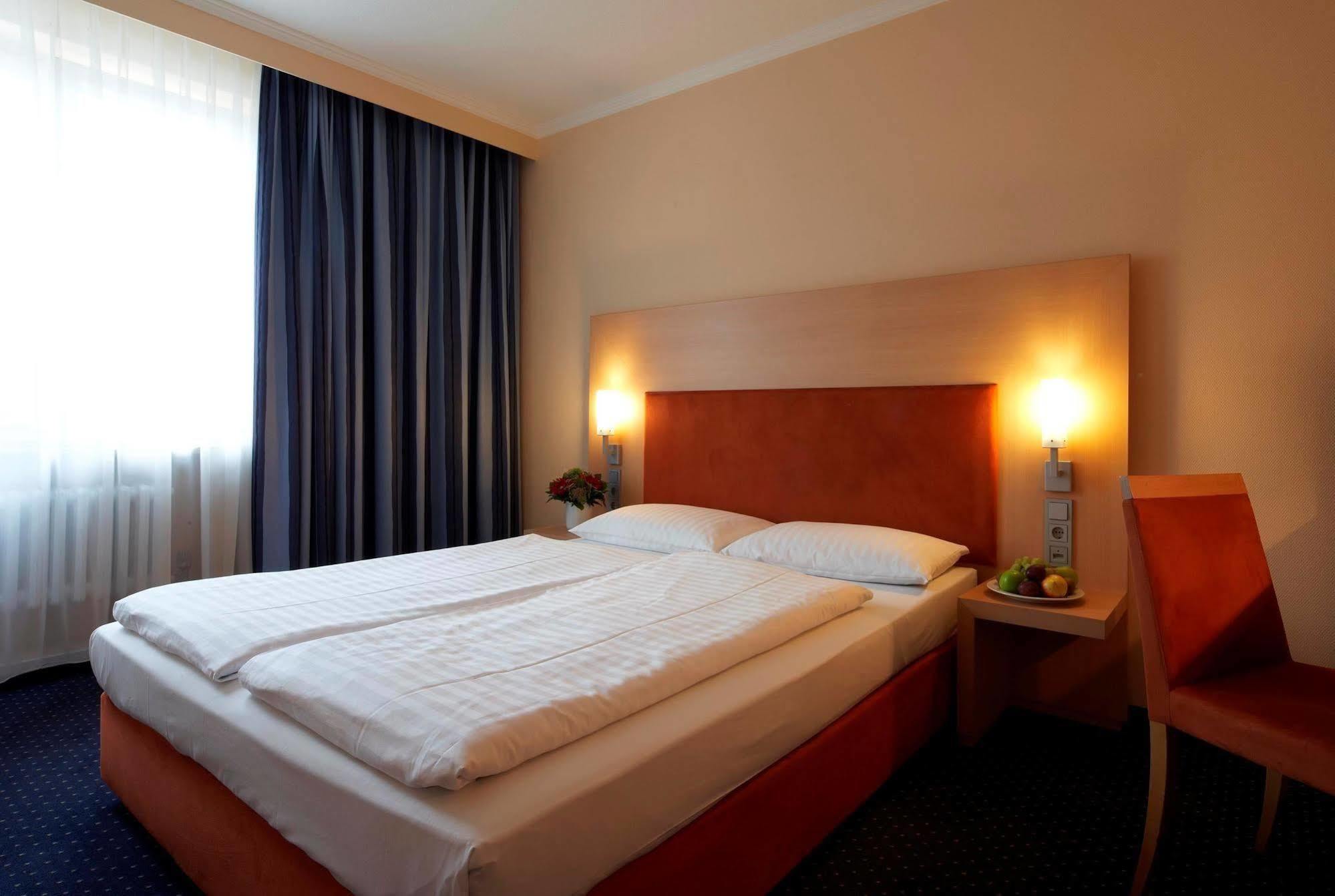 Intercityhotel Stuttgart Kültér fotó