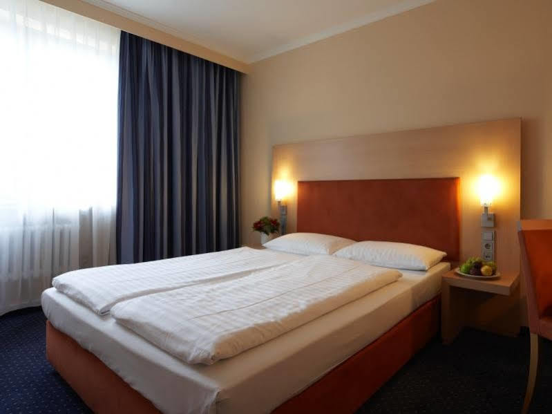 Intercityhotel Stuttgart Kültér fotó