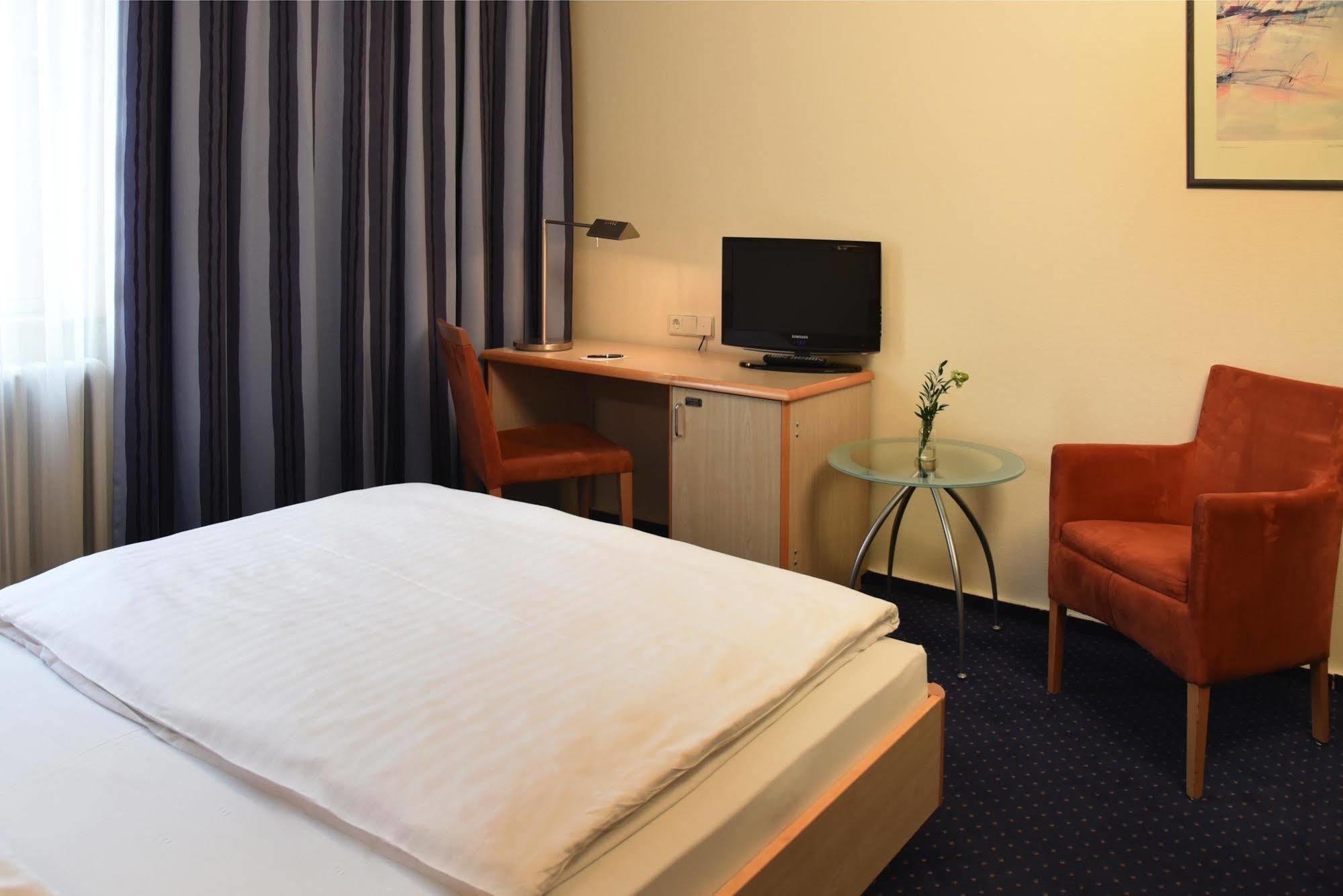 Intercityhotel Stuttgart Kültér fotó